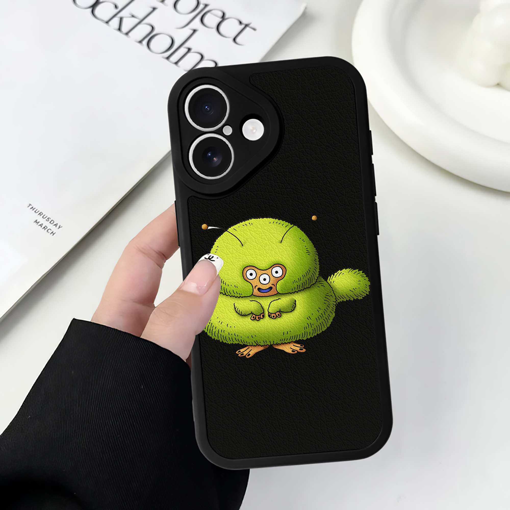 （画像用） ドラゴンクエスト Doragon Kuesuto Dragon Quest 【iPhone 16シリーズ対応】シリコンスマホケース（レザー調） 材質：シリコン
